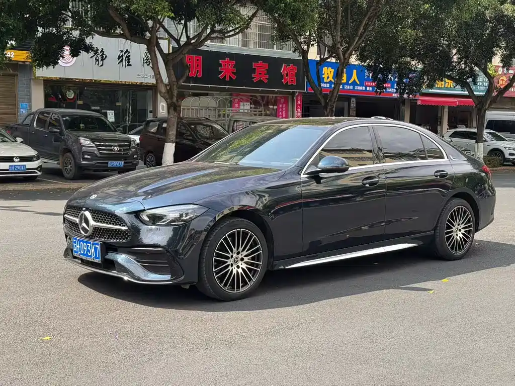 Mercedes-Benz C-Class 2024