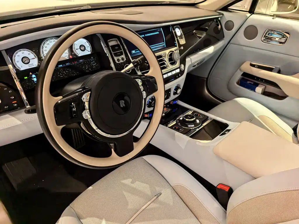 Rolls-Royce Wraith — миниатюра 6