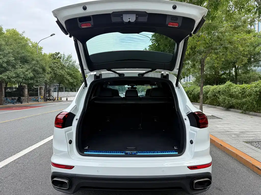 Porsche Cayenne — миниатюра 17