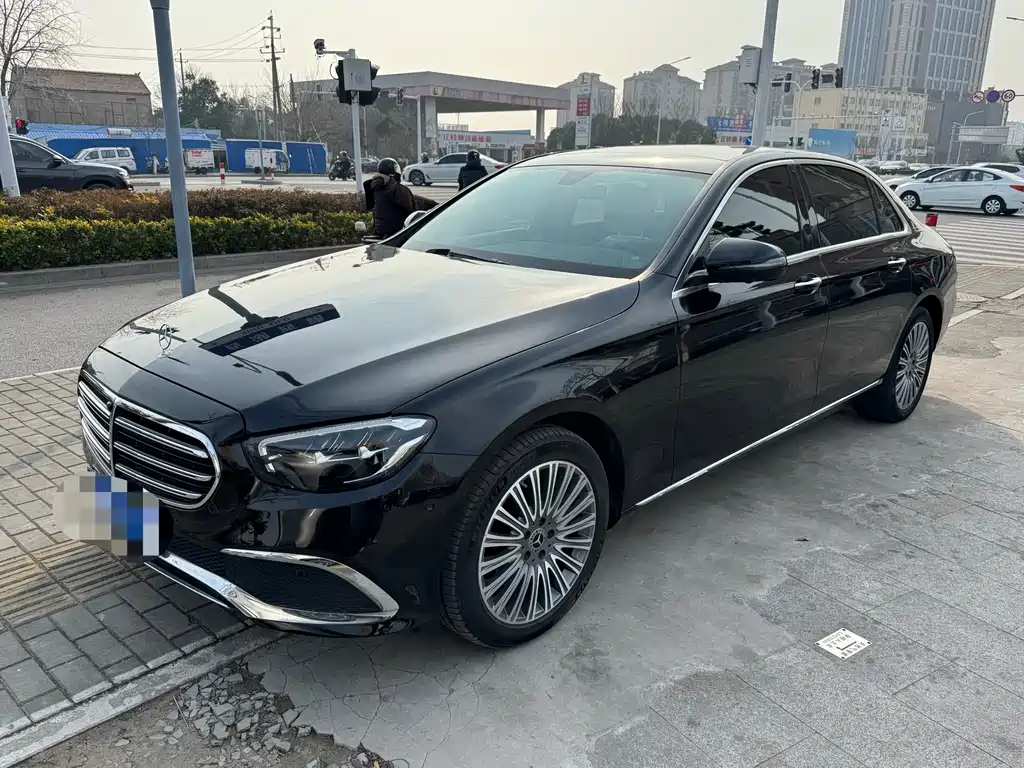 MERCEDES-BENZ E CLASS