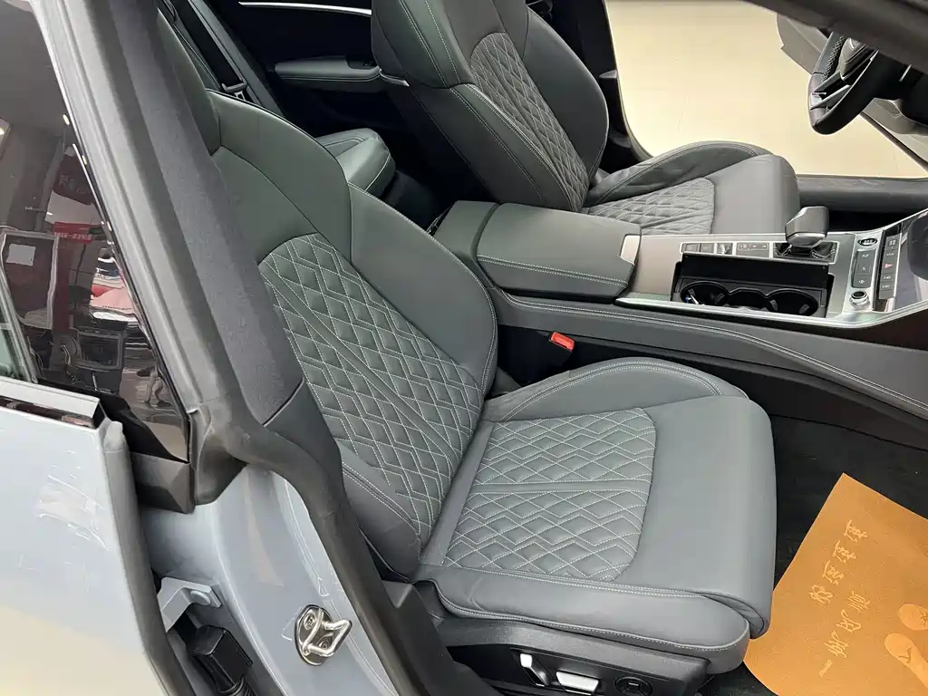Audi A7L — миниатюра 9
