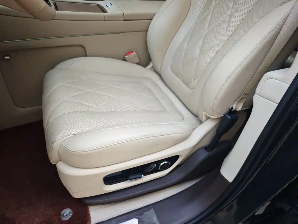 AITO ASK THE WORLD M9