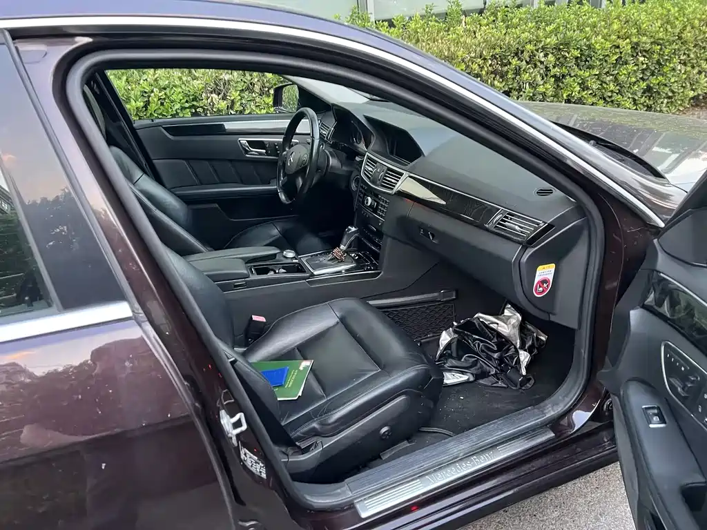Mercedes-Benz E-Class — миниатюра 7