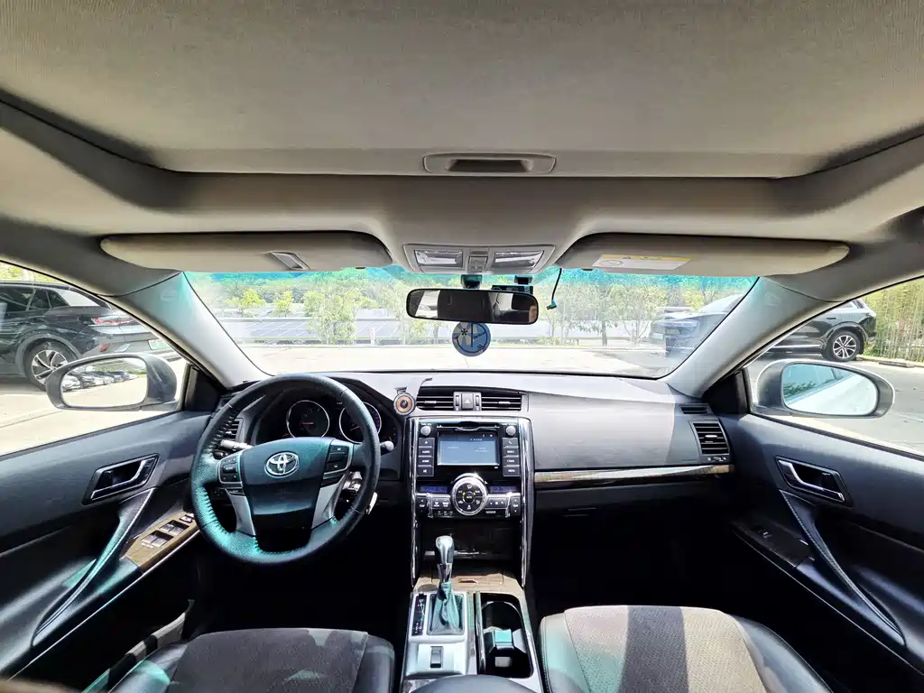 Toyota Reiz 2013 2.5V