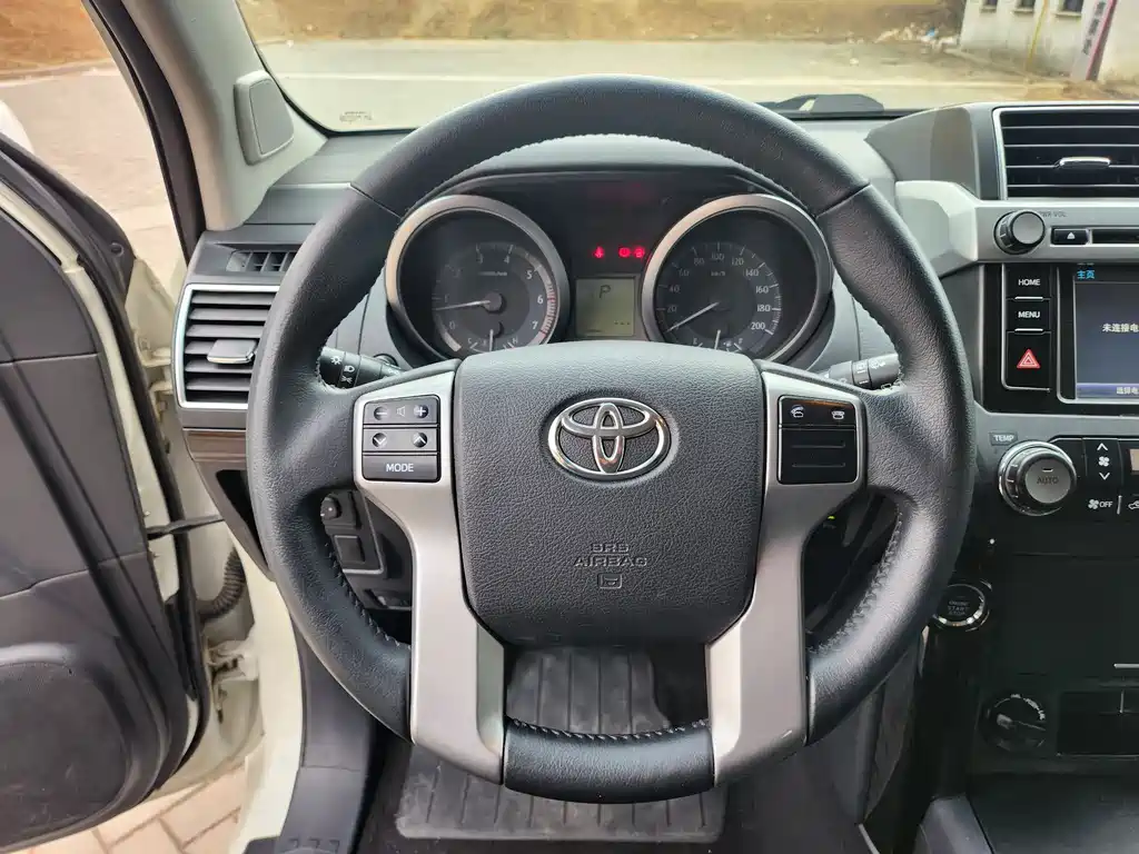 Toyota Land Cruiser Prado 2016 2.7L AT Standard