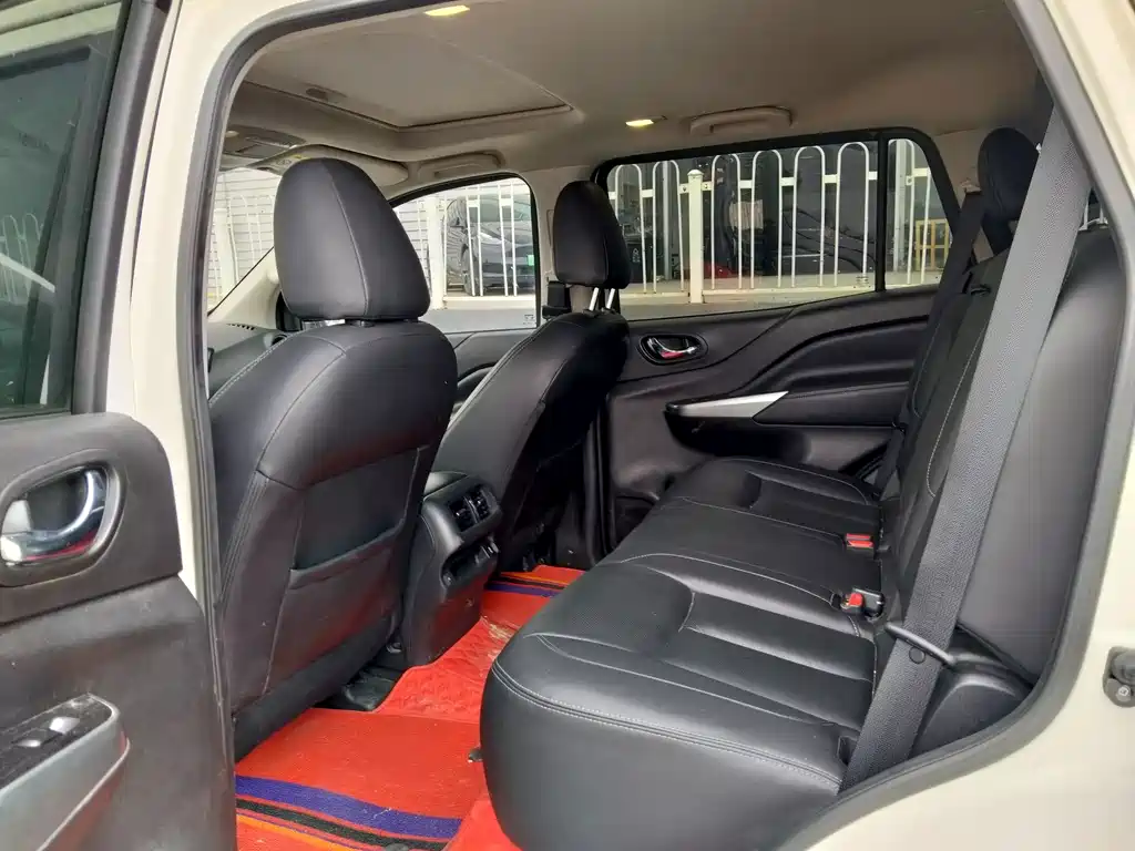 Nissan Terra — миниатюра 14