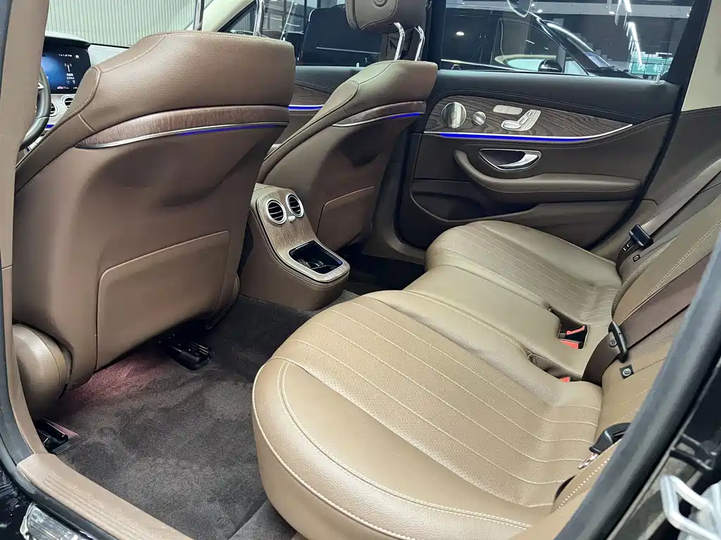 Mercedes-Benz E-Class — миниатюра 13