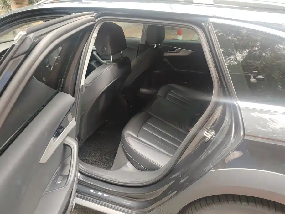 Audi A4 (Import) — миниатюра 11