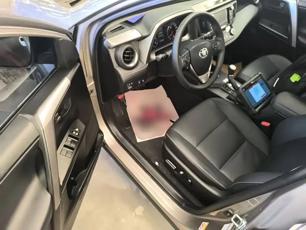 Toyota RAV4 — миниатюра 16