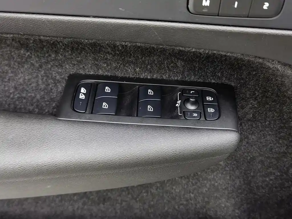 Volvo XC40 — миниатюра 9
