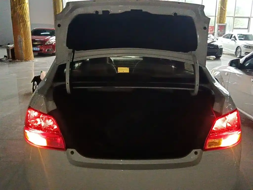 Chevrolet Sail — миниатюра 19