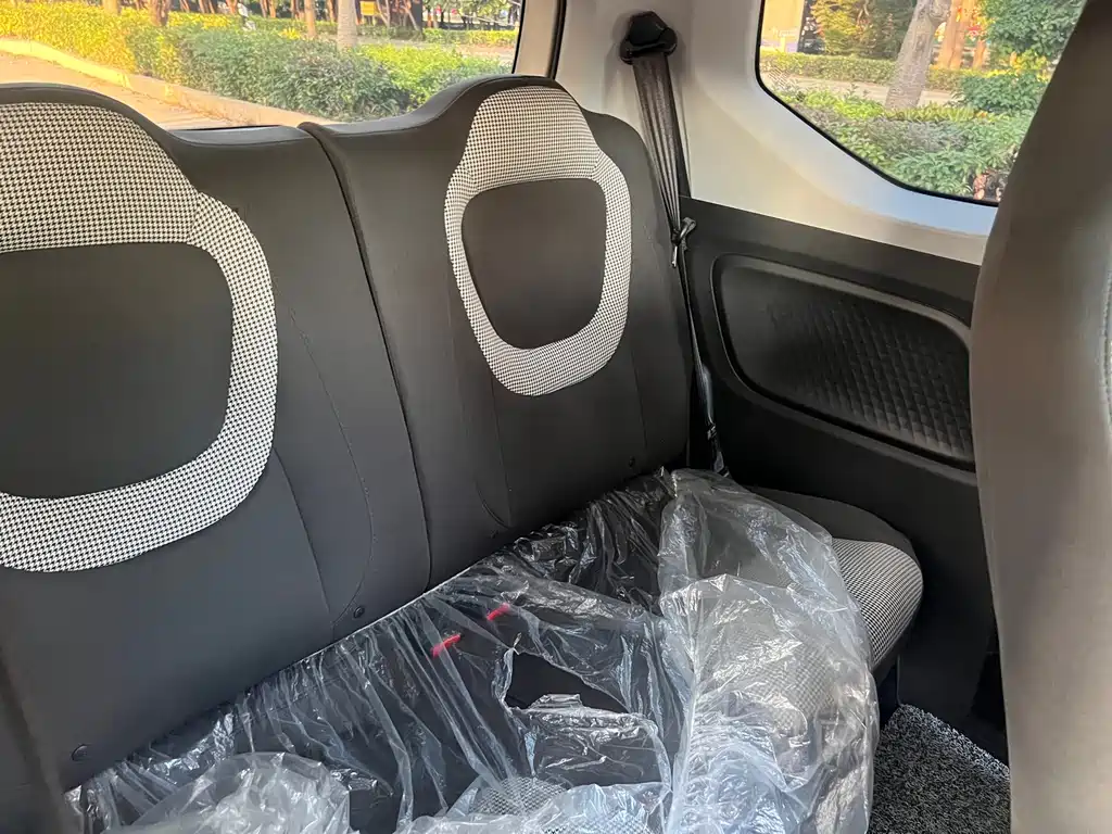 Wuling MINIEV — миниатюра 5