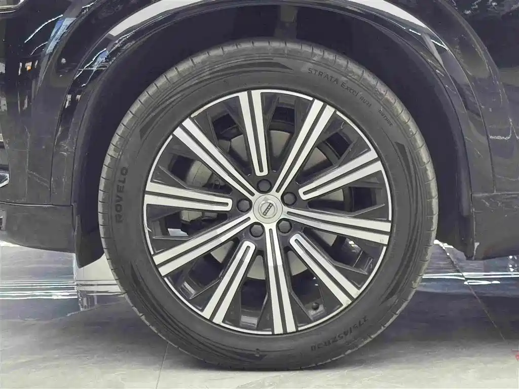 Volvo XC90 — миниатюра 4