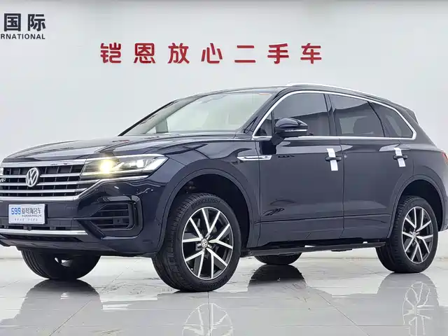 VOLKSWAGEN TOUAREG