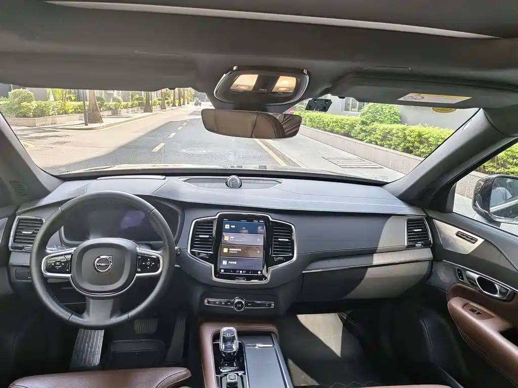 VOLVO XC90 PLUG IN HYBRID