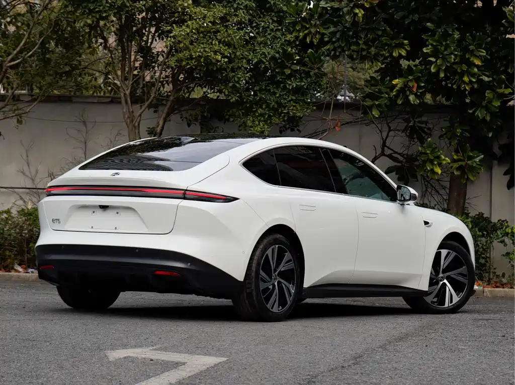 NIO NIO ET5