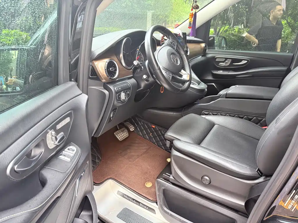 Mercedes-Benz V-Class — миниатюра 4
