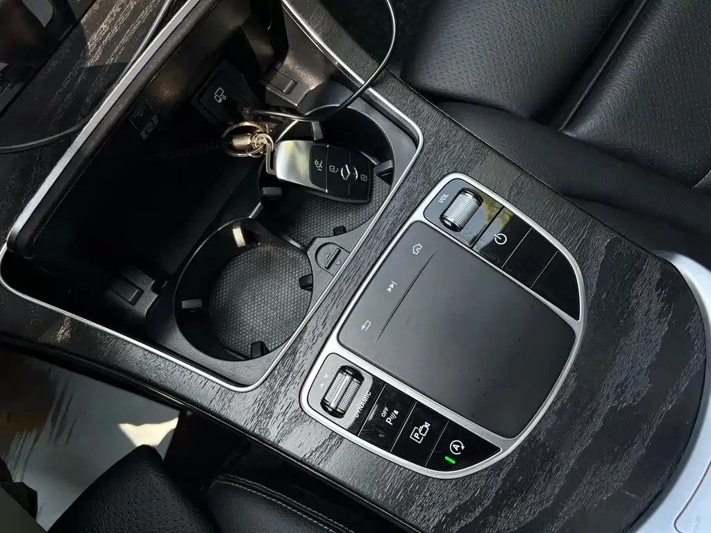 Mercedes-Benz C-Class — миниатюра 13