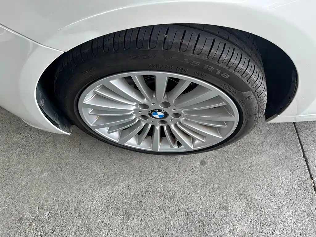 BMW 3 Series — миниатюра 14