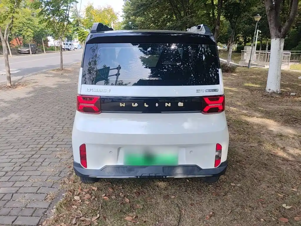 Wuling MINIEV — миниатюра 6