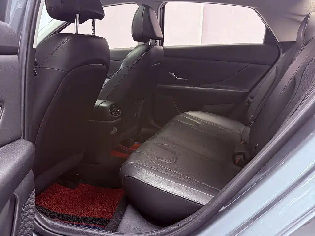 Hyundai Elantra — миниатюра 14