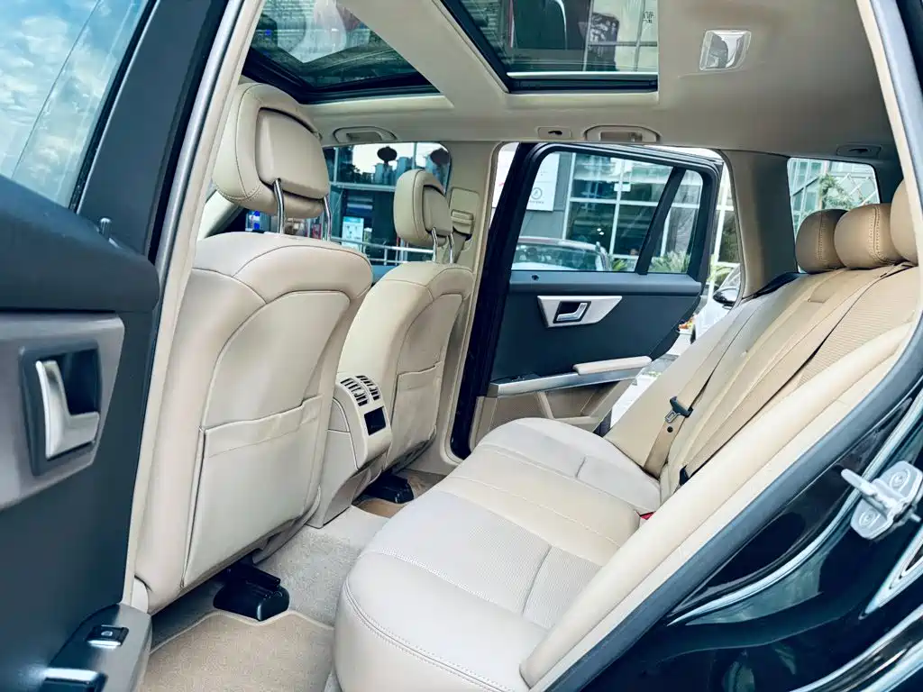 Mercedes-Benz GLK-Class (Import) — миниатюра 11