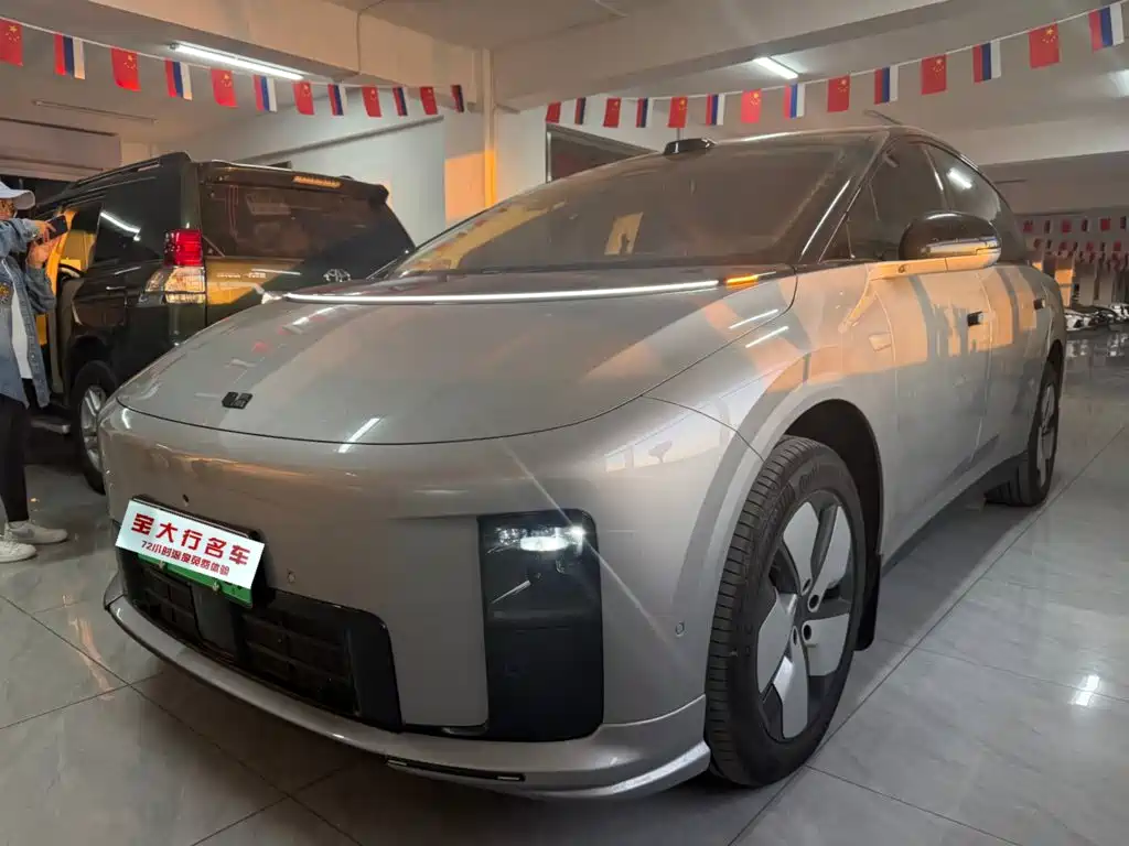 Li Auto Li i8