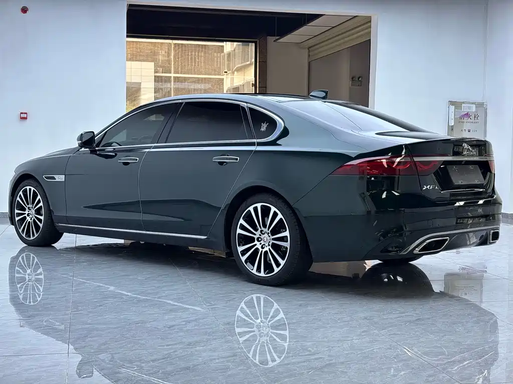 Jaguar XFL — миниатюра 11