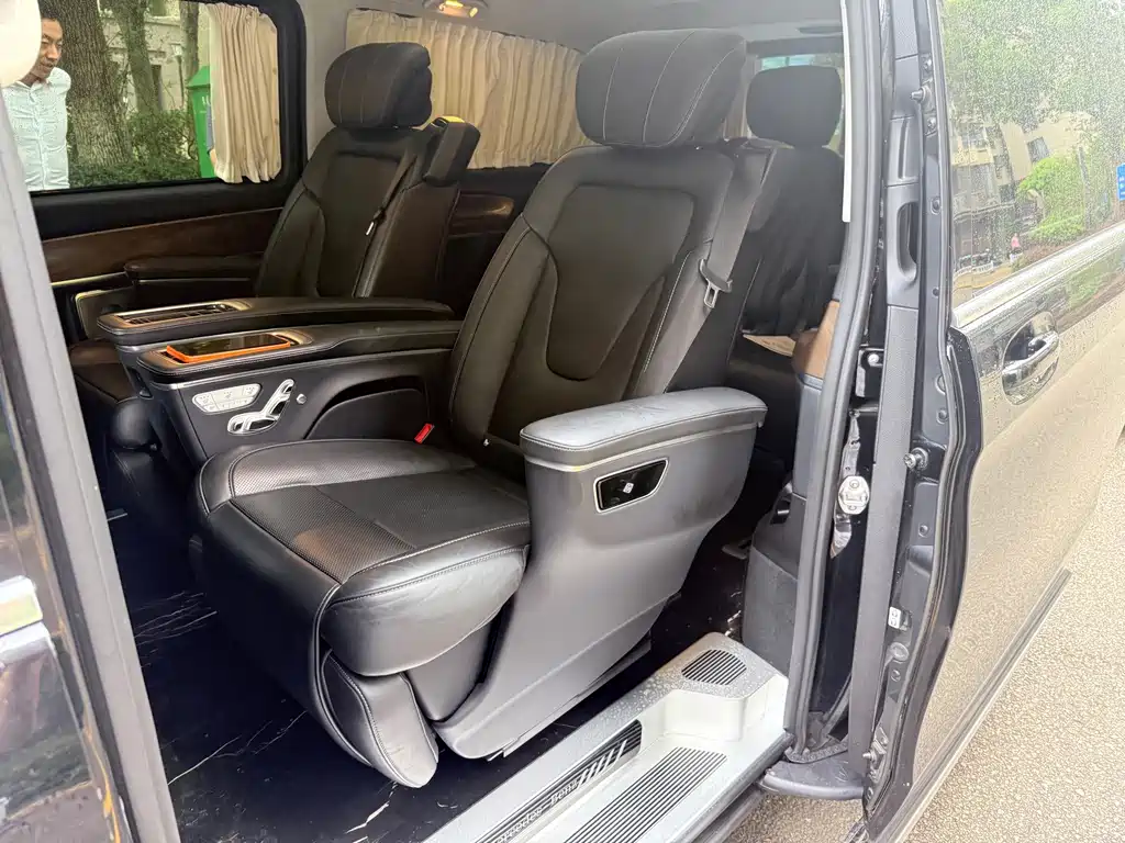 Mercedes-Benz V-Class — миниатюра 11