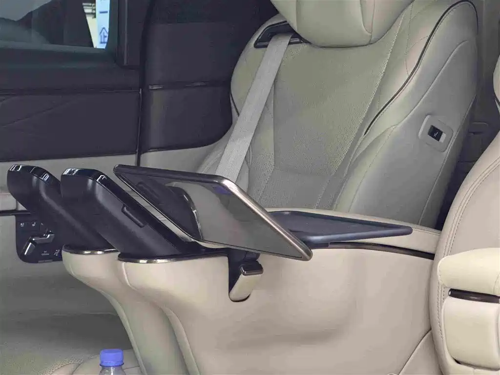 Toyota Vellfire — миниатюра 15