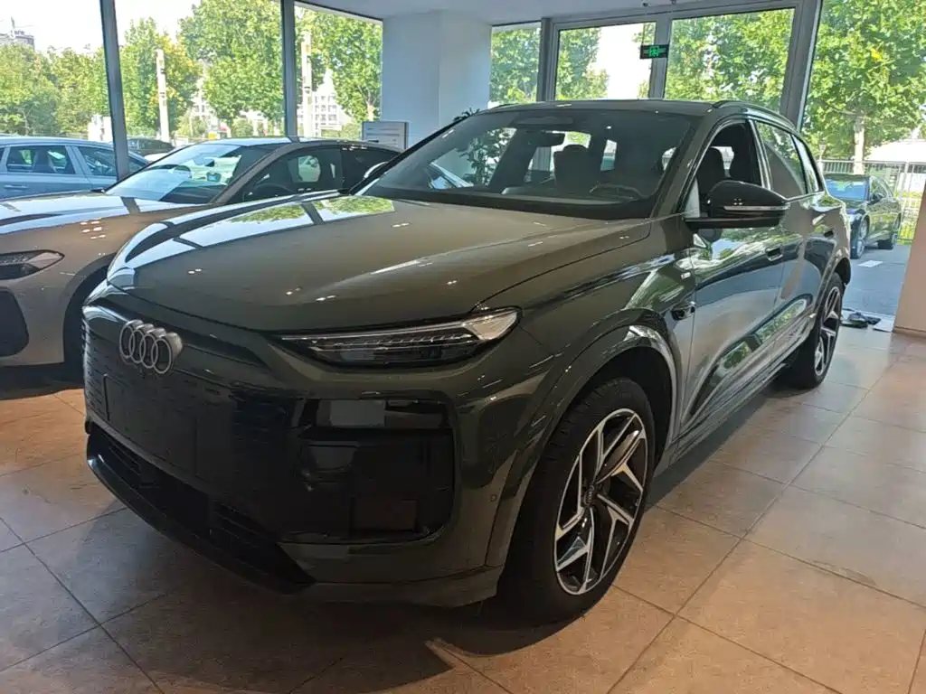 Audi Q6L e-tron — миниатюра 2