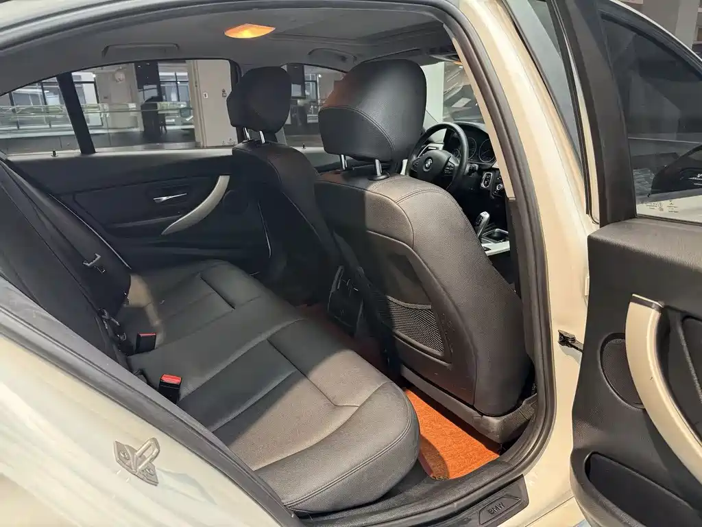 BMW 3 Series — миниатюра 12