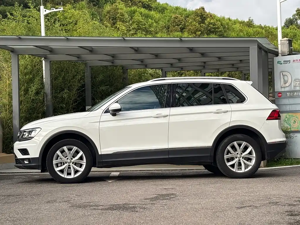 Volkswagen Tiguan — миниатюра 4