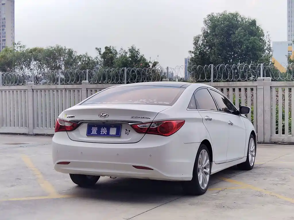 Hyundai Sonata — миниатюра 6
