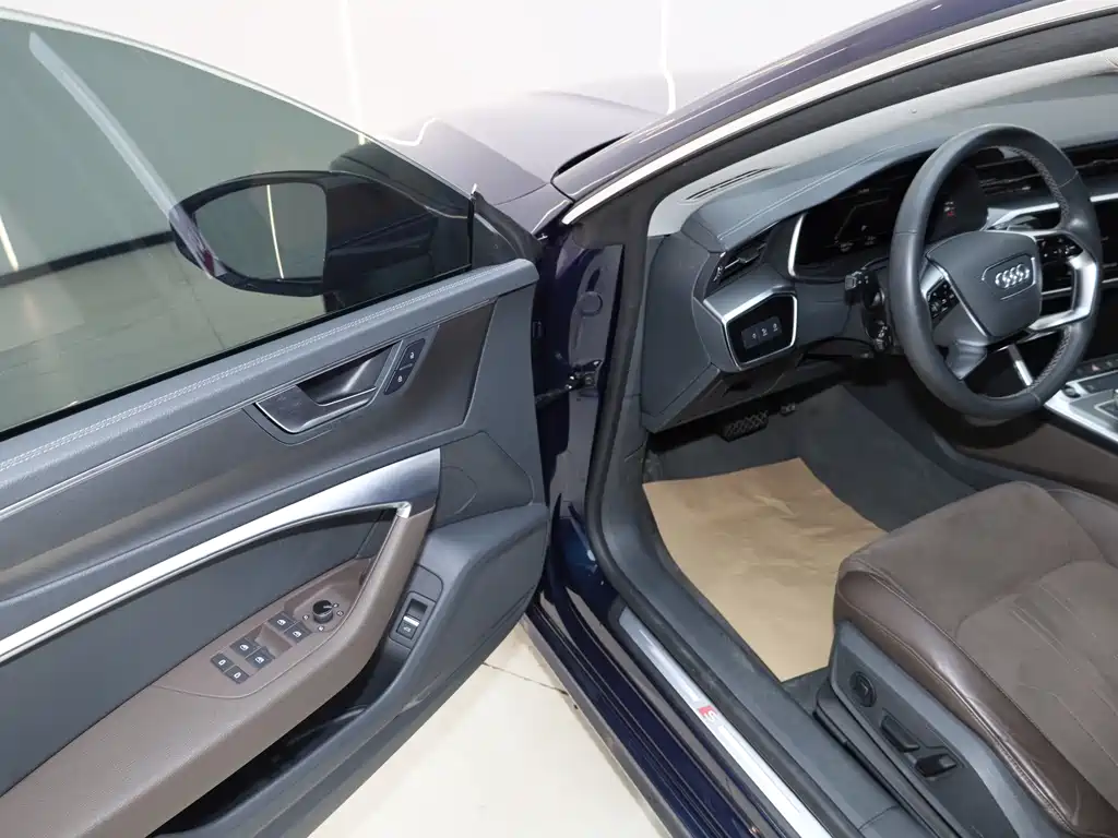 Audi A7L — миниатюра 23