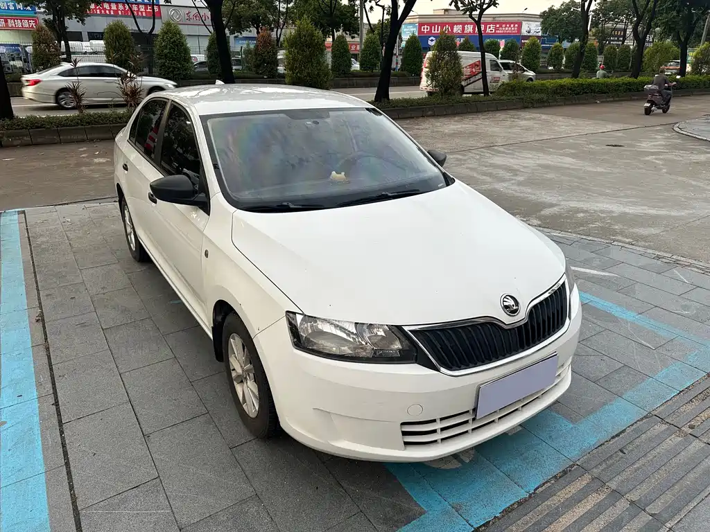 Skoda Rapid — миниатюра 3
