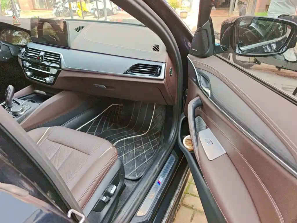 BMW 5 Series — миниатюра 18
