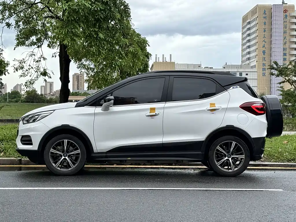 BYD Yuan EV — миниатюра 2