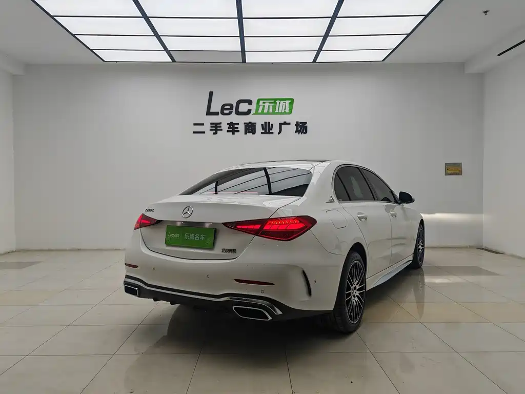 Mercedes-Benz C-Class — миниатюра 6