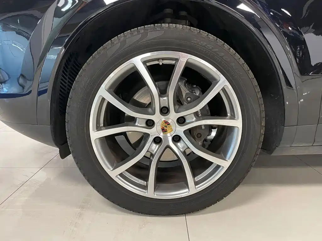Porsche Cayenne — миниатюра 29