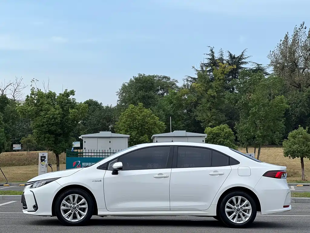 Toyota Corolla — миниатюра 4