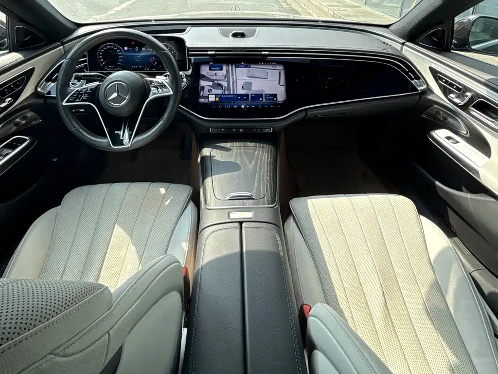 Mercedes-Benz E-Class — миниатюра 9