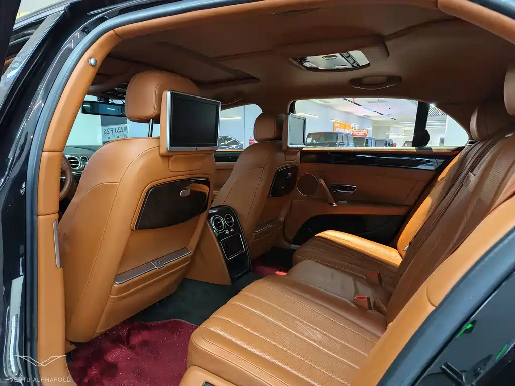 Bentley Flying Spur — миниатюра 6