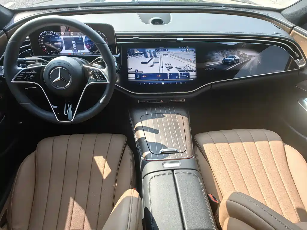 Mercedes-Benz E-Class — миниатюра 8