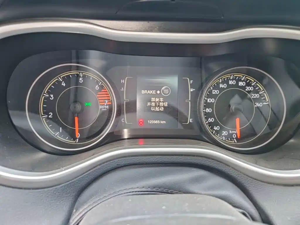 Jeep Cherokee — миниатюра 12