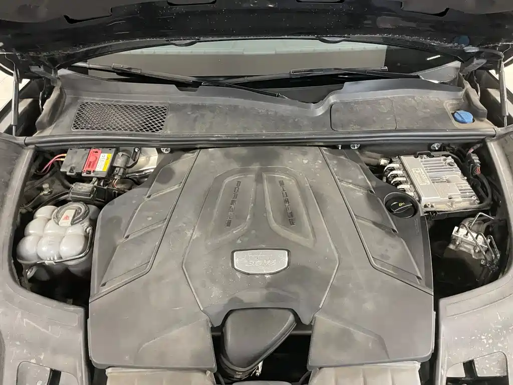 Porsche Cayenne — миниатюра 28