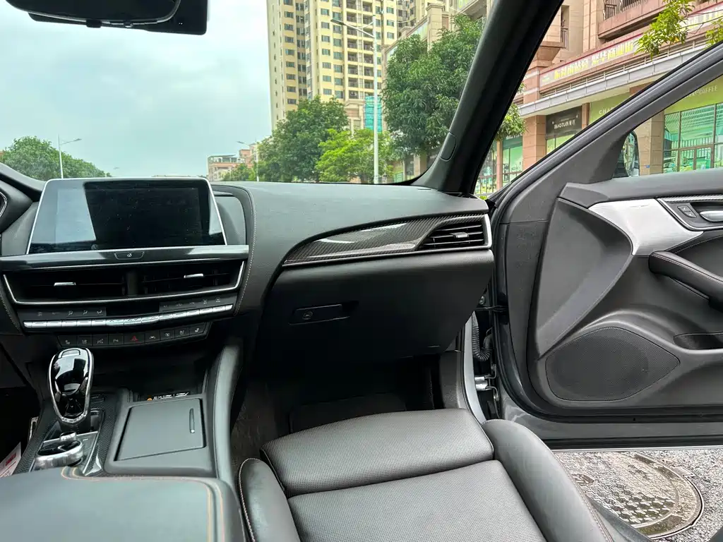 Cadillac CT5 — миниатюра 14