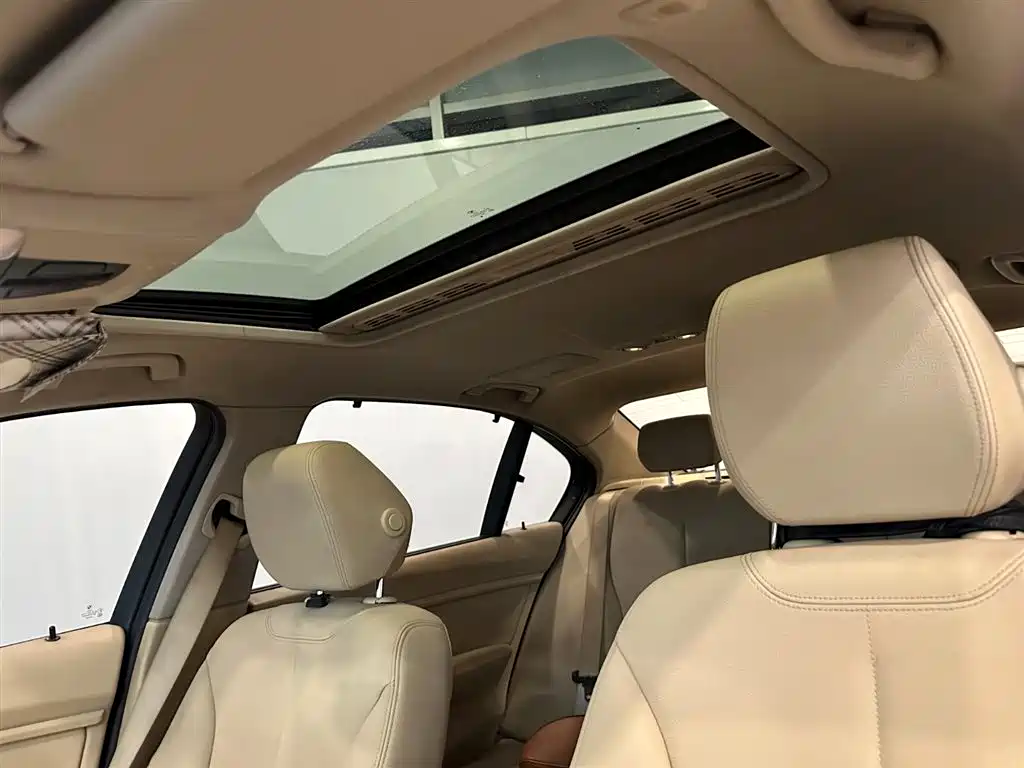 BMW 3 Series — миниатюра 12
