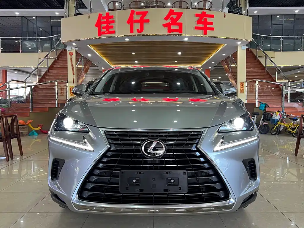 Lexus NX 2018 300