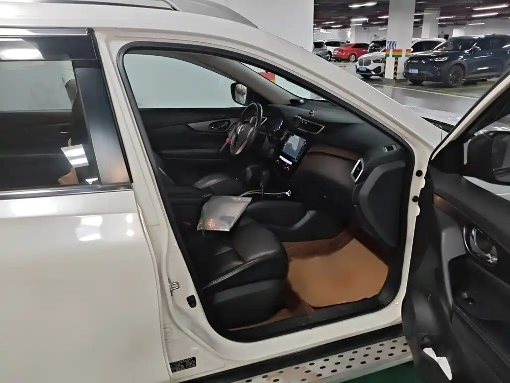 Nissan X-Trail — миниатюра 20